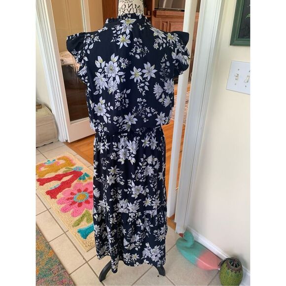 Banana Republic Ruffle Neck Midi - Picture 6 of 9